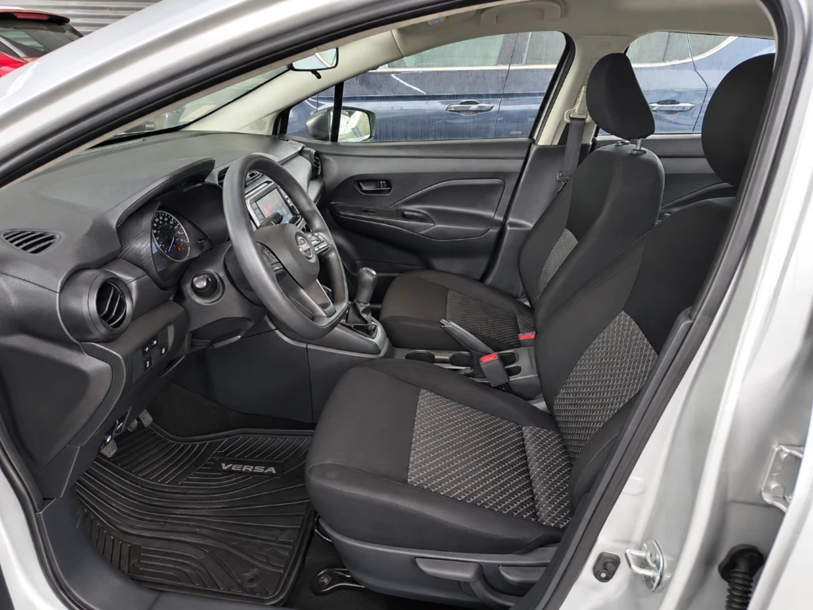 Nissan Versa 2025 - Imagen 9 de 20