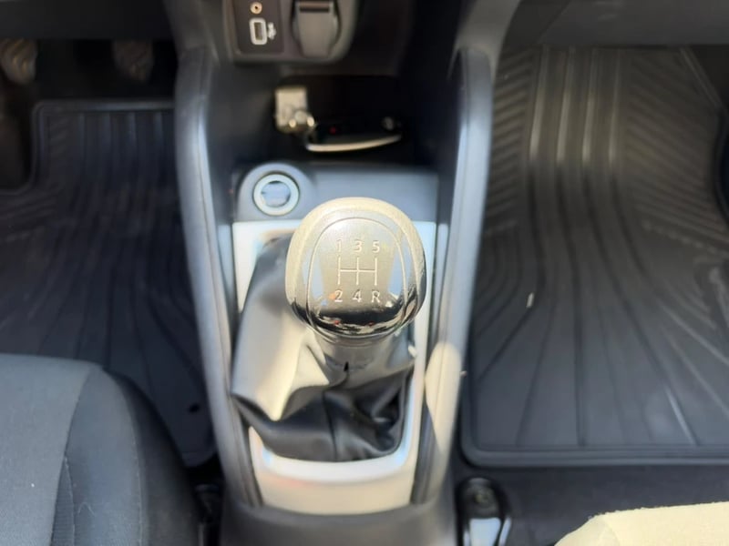 Nissan Versa 2025 - Imagen 16 de 20