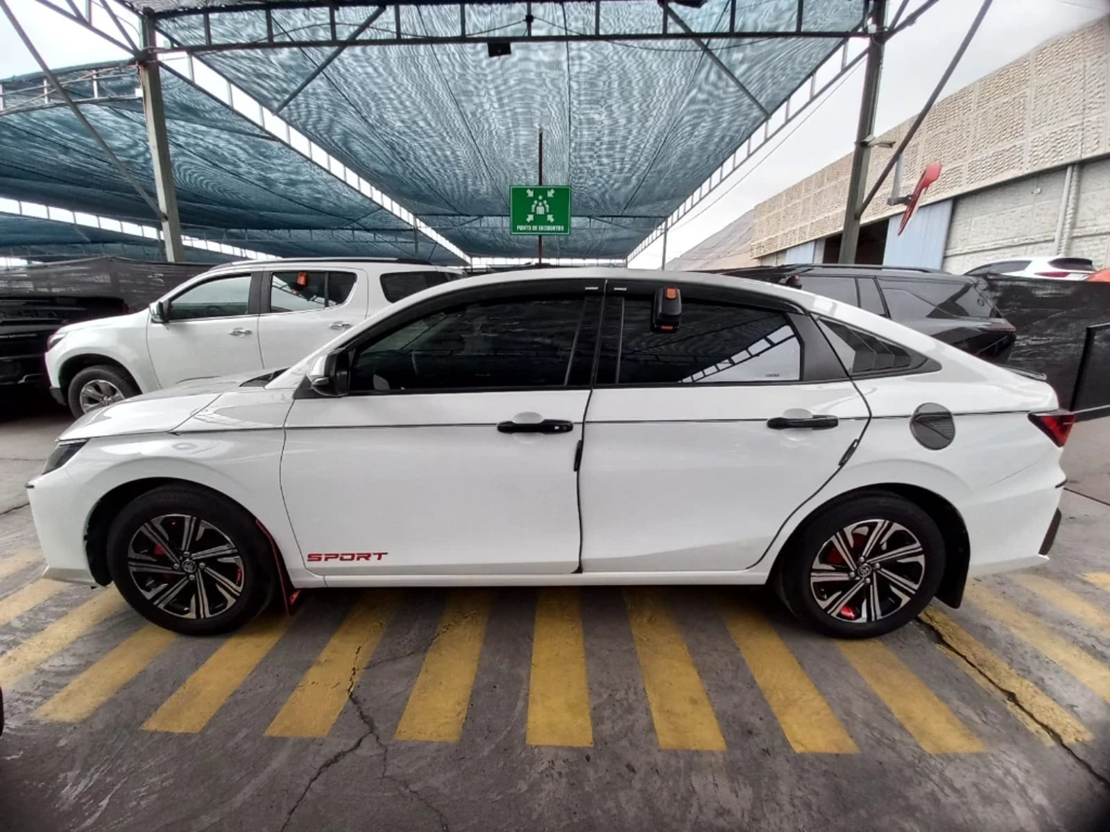 Toyota Yaris 2023 - Foto 4 de 20