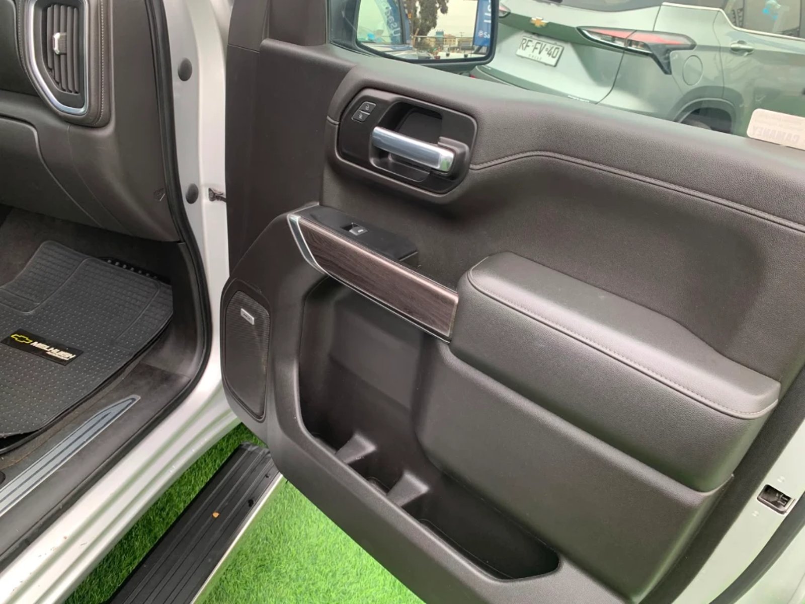 Chevrolet Silverado 2022 - Imagen 13 de 18