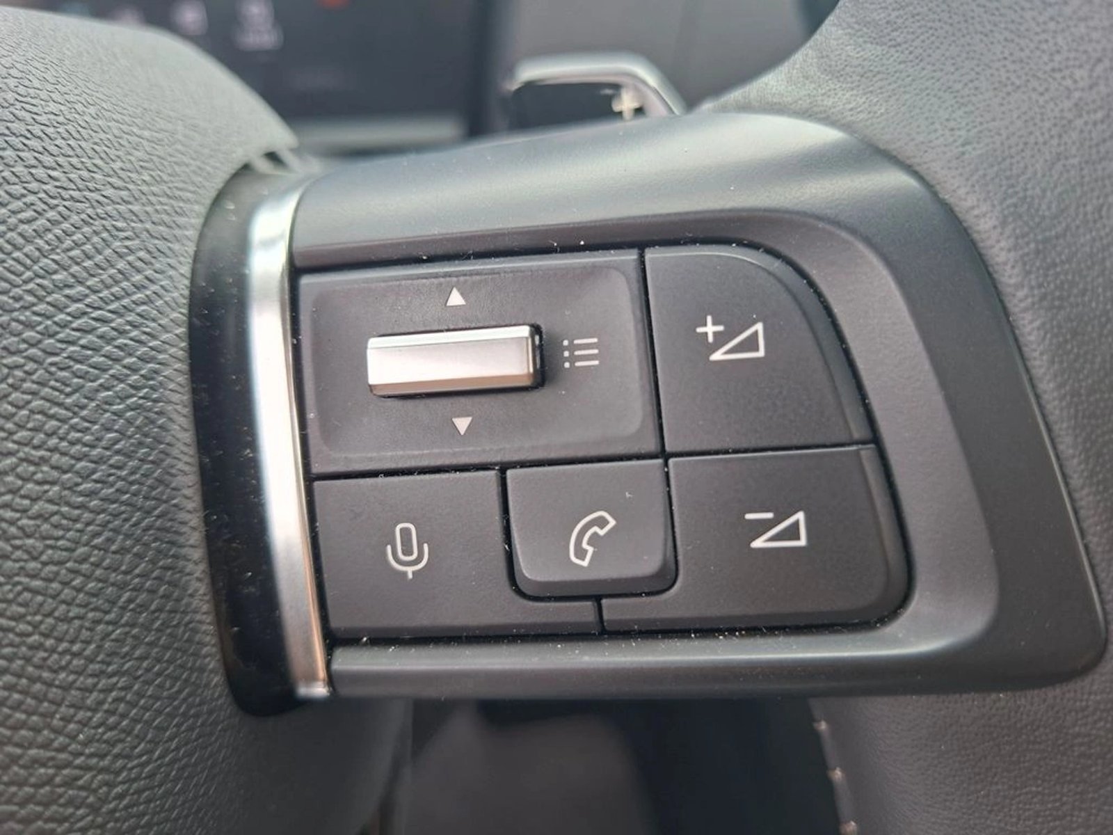 Citroën C4 1.2 PURETECH FEEL 4X2 130 SS EAT8 AT 5P 2023 - Imagen 17 de 20