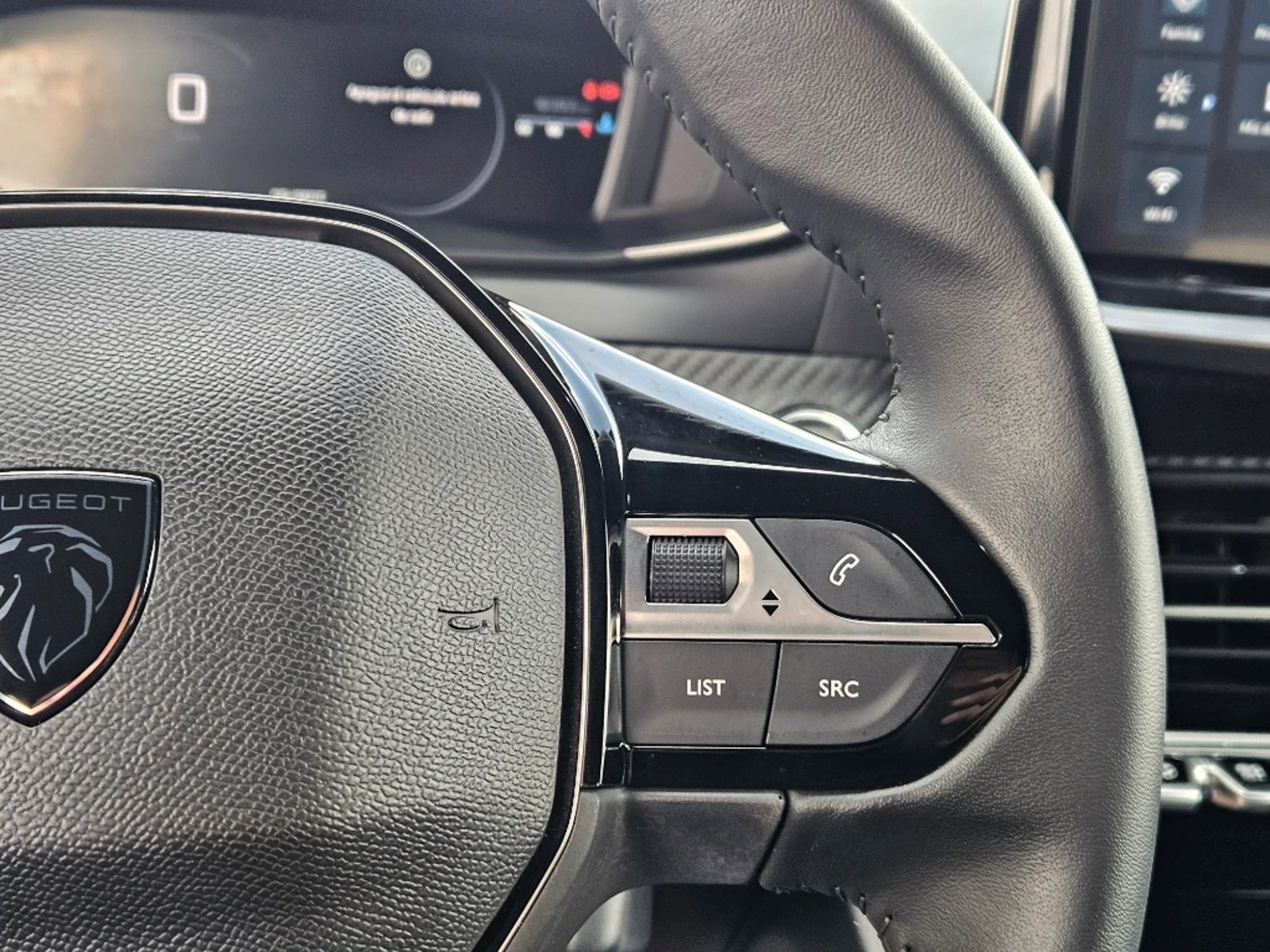 Peugeot 2008 1.2 ALLURE PACK PURETECH 130HP 4X2 MT 5P 2025 - Imagen 20 de 20