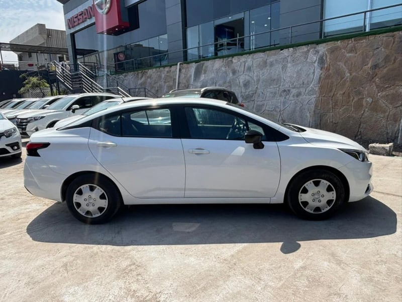 Nissan Versa 2023 - Imagen 4 de 15