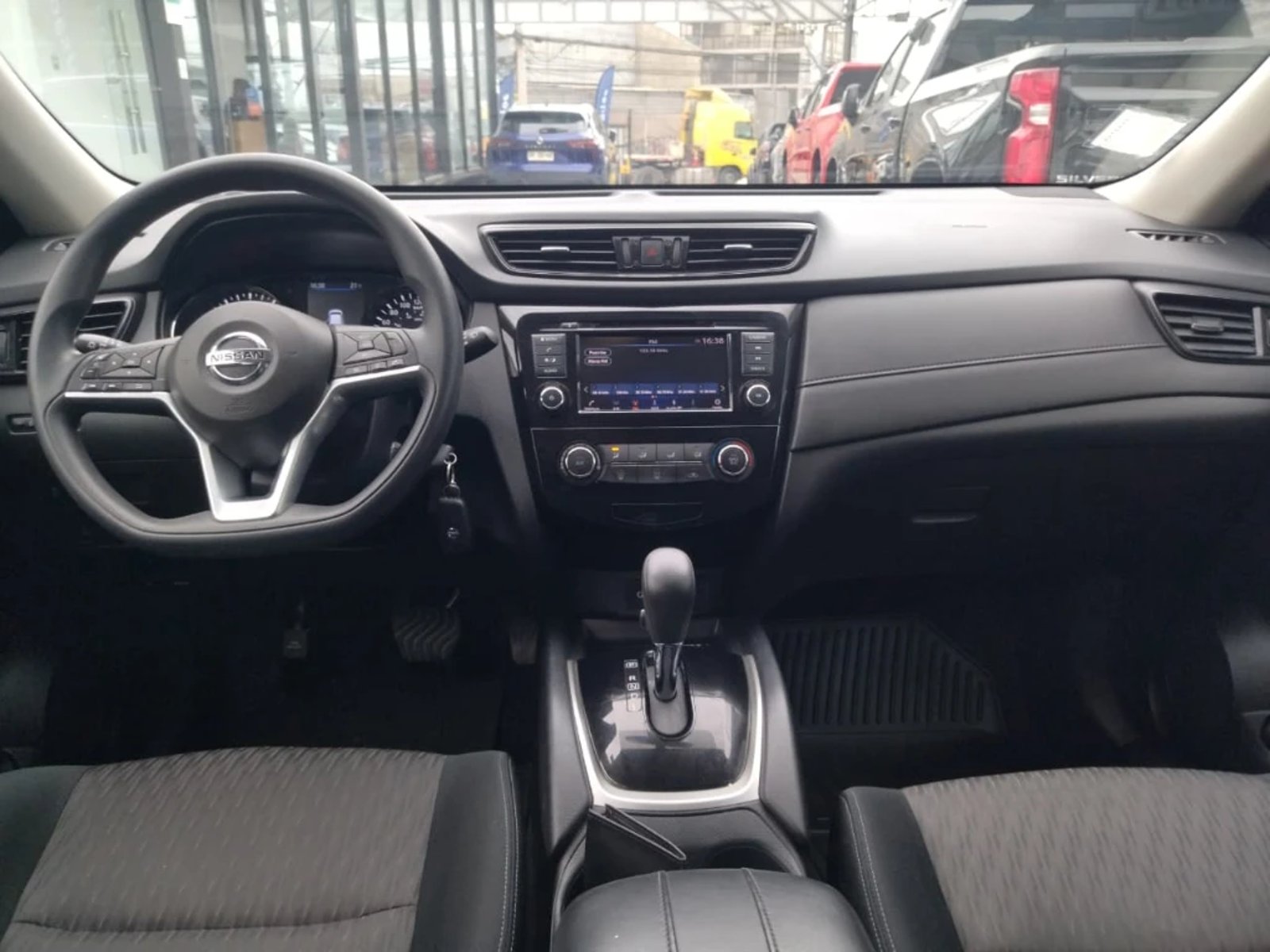 Nissan X-TRAIL 2.5 SENSE MC 4X4 2ROW CVT AT 5P 2023 - Imagen 12 de 20