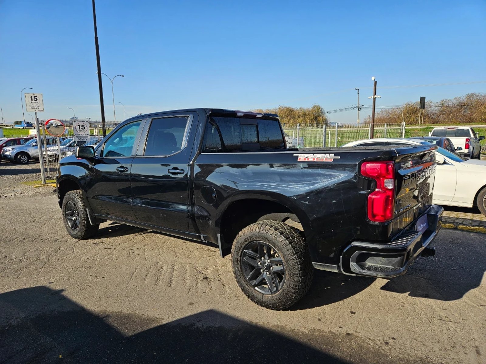 Chevrolet SILVERADO 5.3 LT TRAILBOSS Z71 4X4 AT 4P 2021 - Imagen 6 de 20