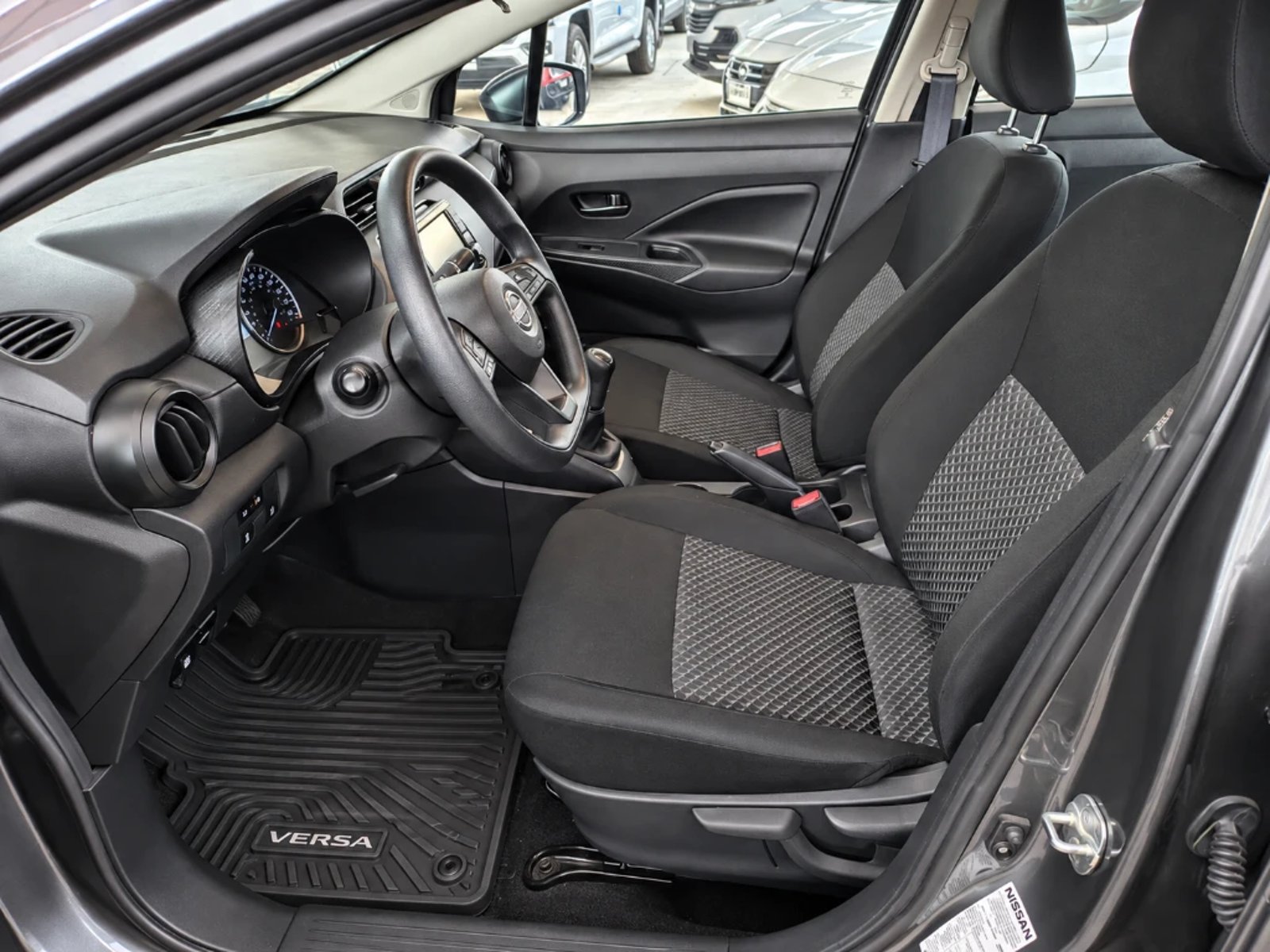 Nissan Versa 2025 - Imagen 9 de 20