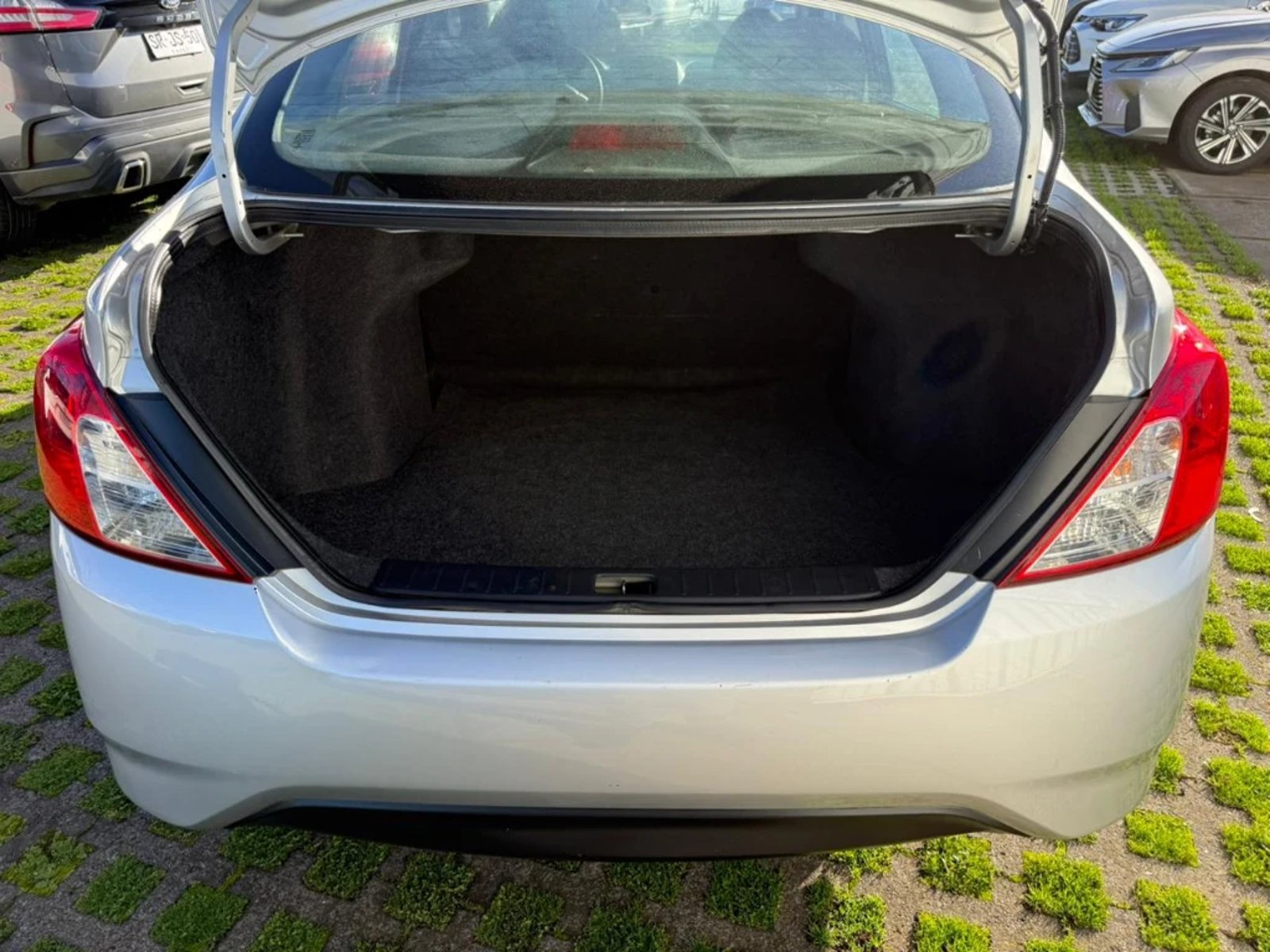 Nissan Versa 2022 - Imagen 9 de 20