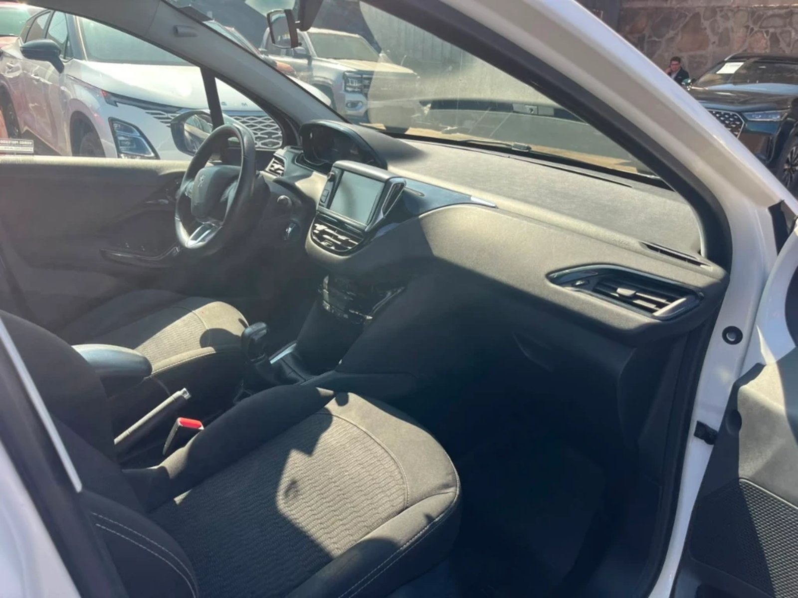 Peugeot 208 2017 - Imagen 20 de 20
