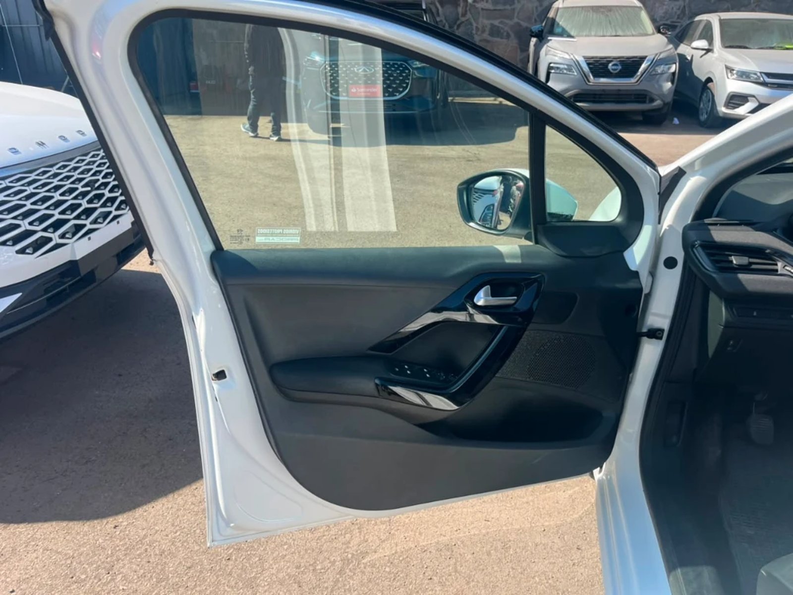 Peugeot 208 2017 - Imagen 16 de 20