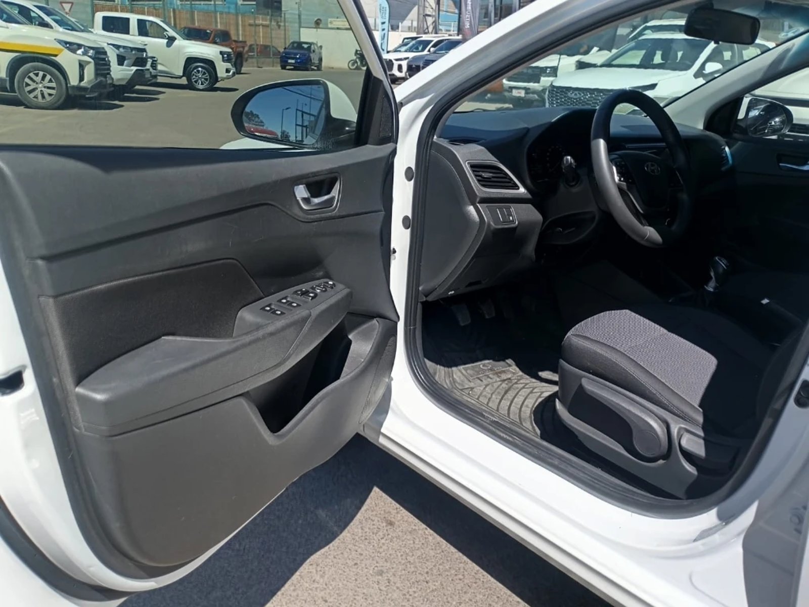 Hyundai Accent 2024 - Imagen 11 de 20