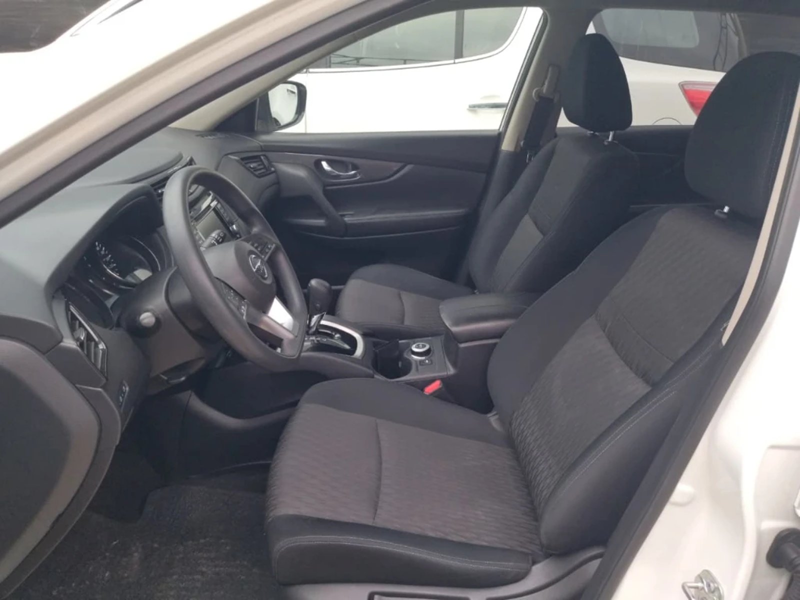 Nissan X-TRAIL 2.5 SENSE MC 4X4 2ROW CVT AT 5P 2023 - Imagen 11 de 20