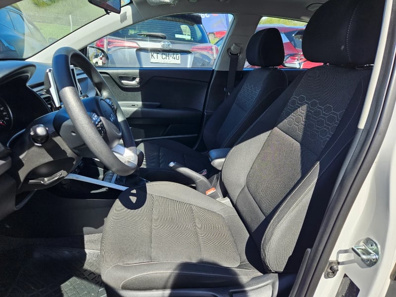 Kia Rio 4 2024 - Imagen 11 de 20