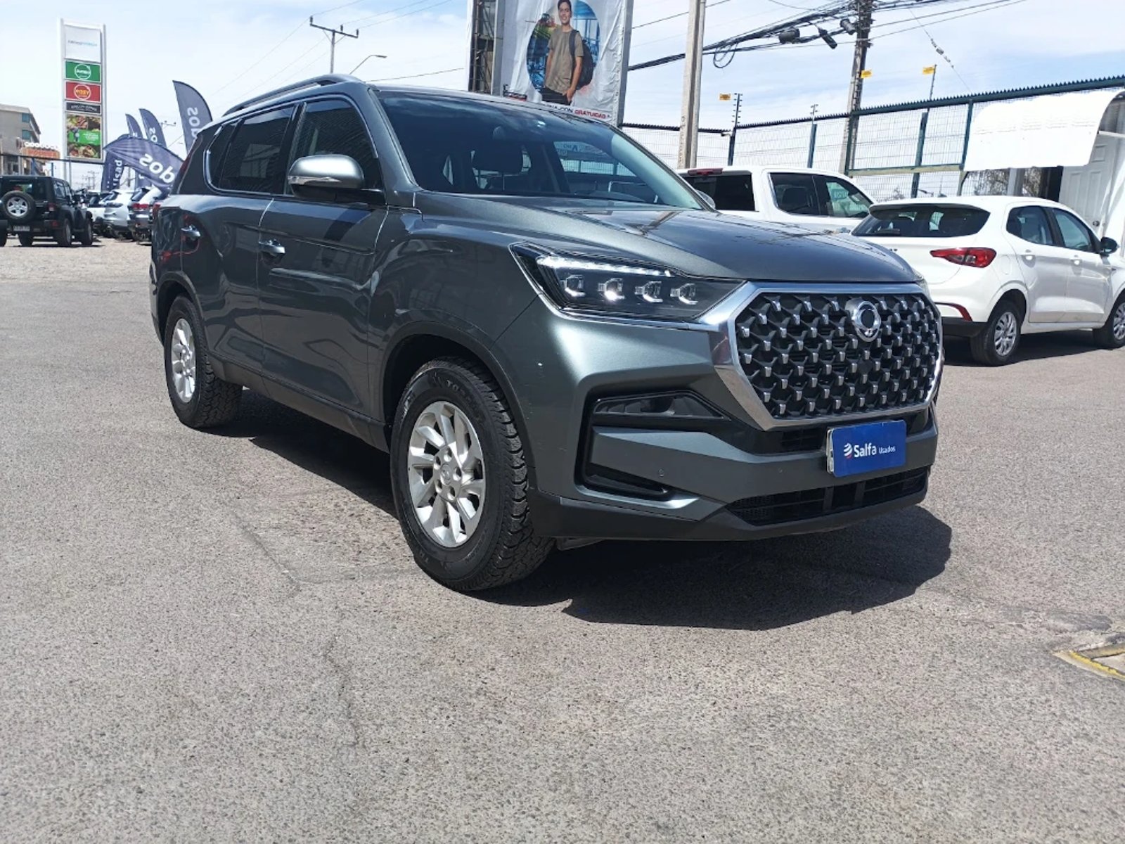 SsangYong Rexton 2023 - Imagen 3 de 14