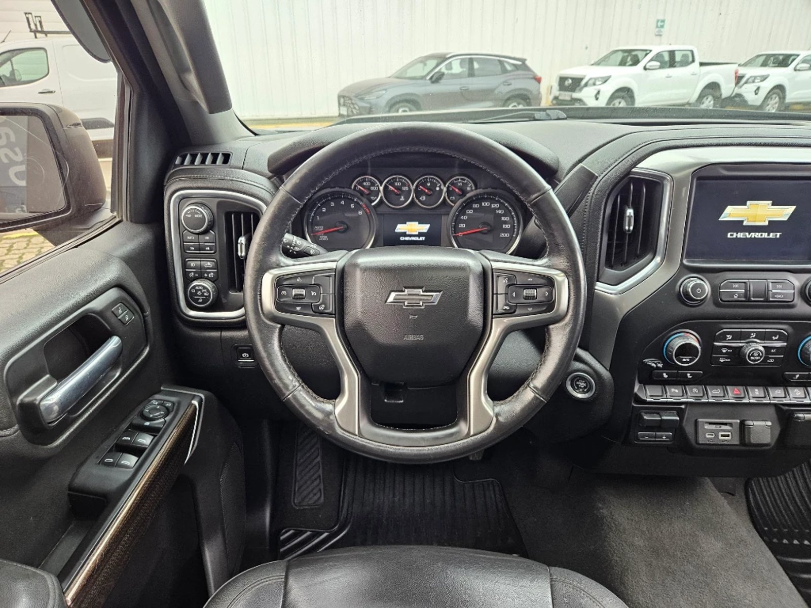 CHEVROLET SILVERADO 5.3 LT TRAILBOSS Z71 4X4 AT 4P 2021 - Imagen 13 de 20