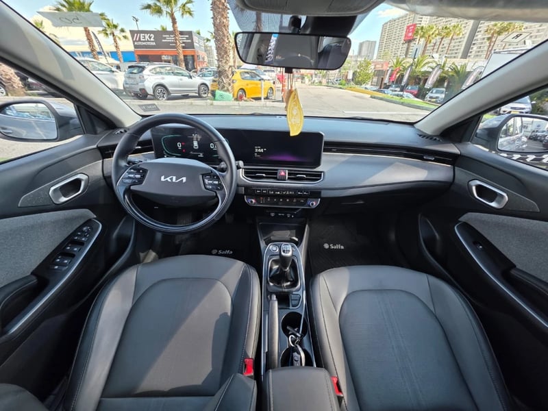 Kia K3 2025 - Imagen 13 de 20