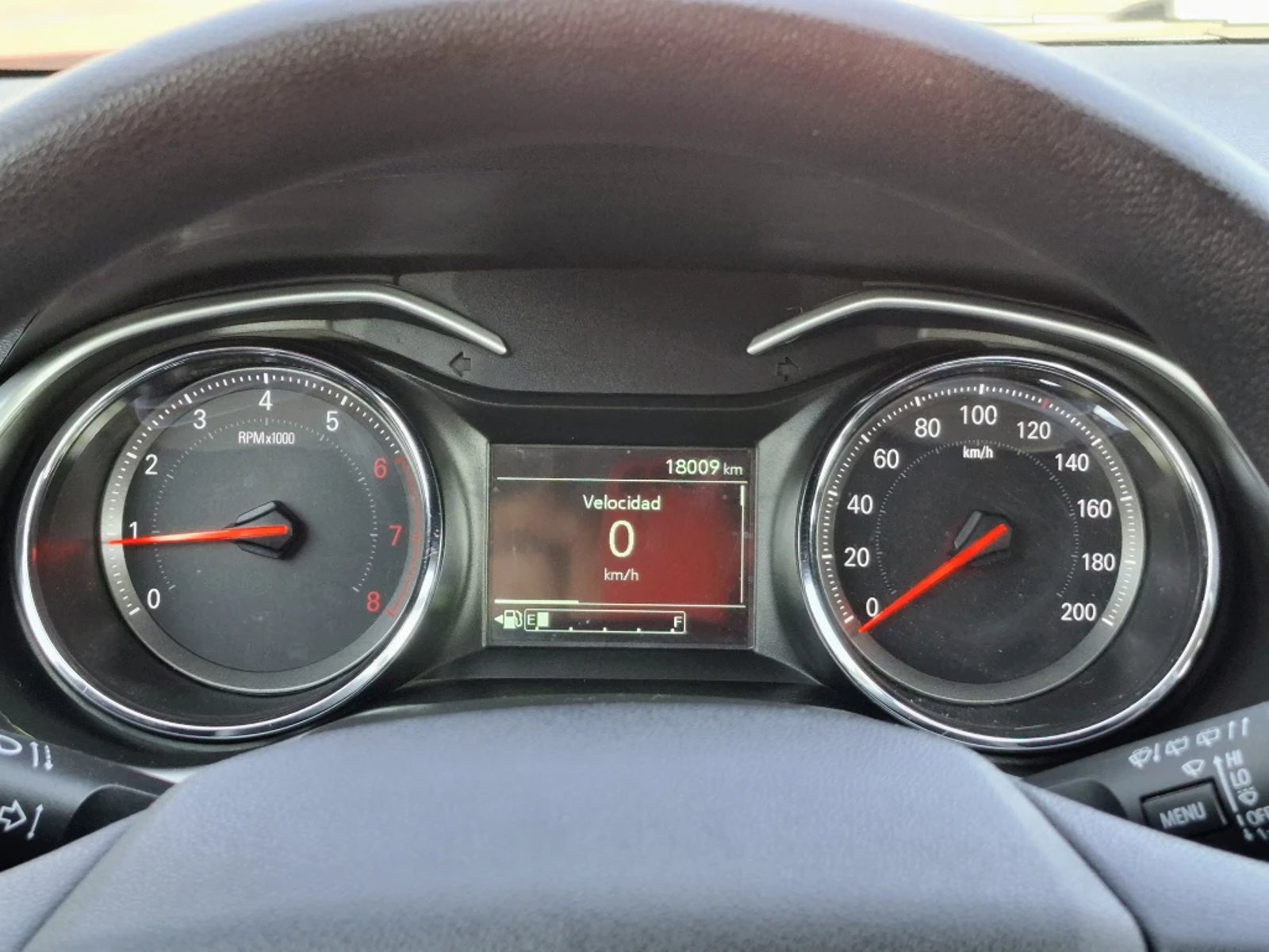 Chevrolet ONIX 1.0T LTZ P2 4X2 HB MT 5P 2024 - Imagen 15 de 20