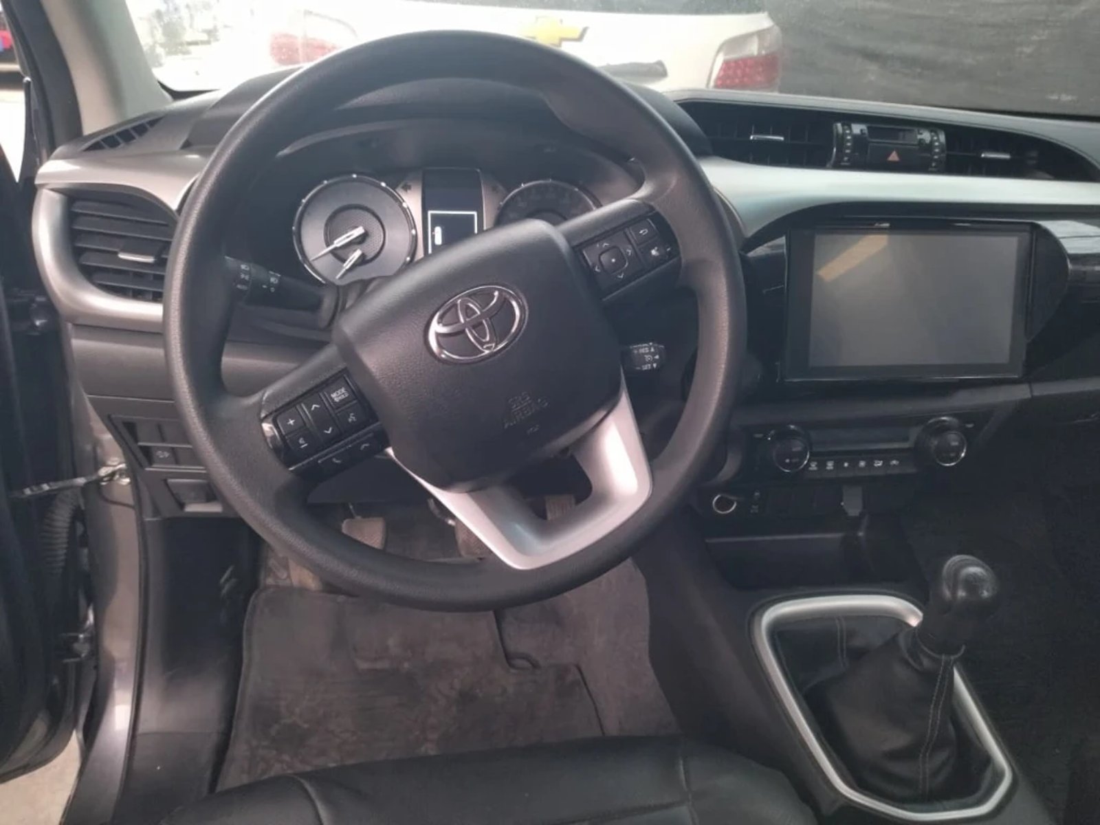 Toyota Hilux 2024 - Imagen 12 de 14