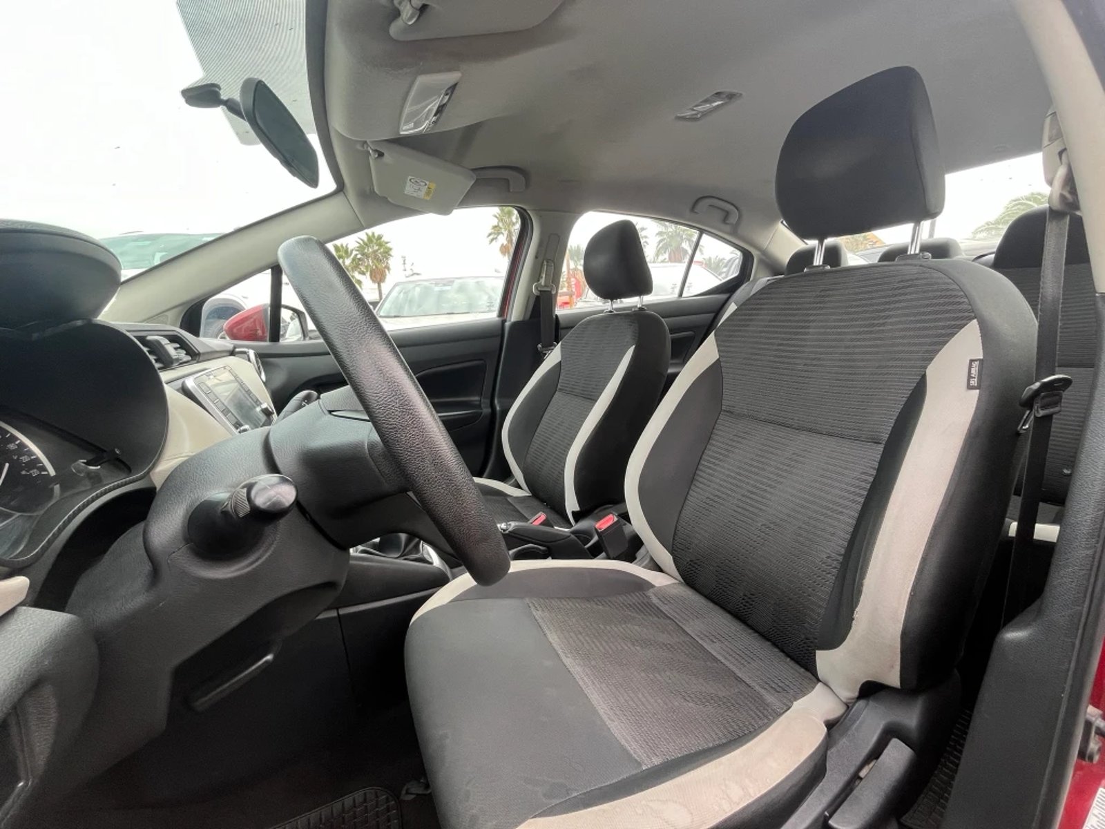 Nissan VERSA 1.6 ADVANCE 4X2 MT 4P 2020 - Imagen 12 de 20