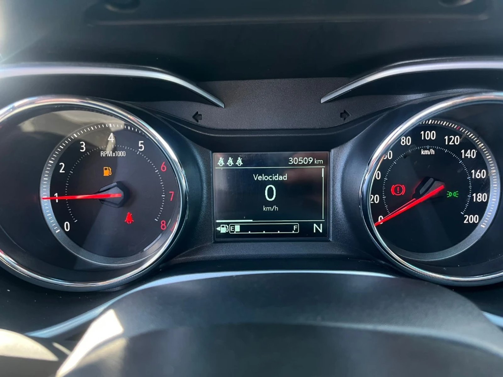 Chevrolet TRACKER 1.2T LTZ R 4X2 AT 5P 2025 - Imagen 17 de 19