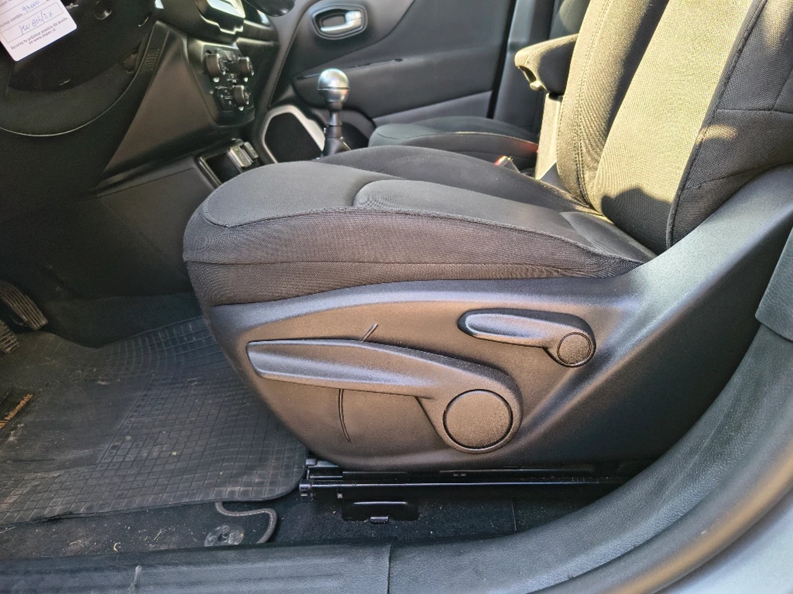 Jeep RENEGADE 1.8 SPORT 4X2 MT 5P 2022 - Imagen 14 de 20