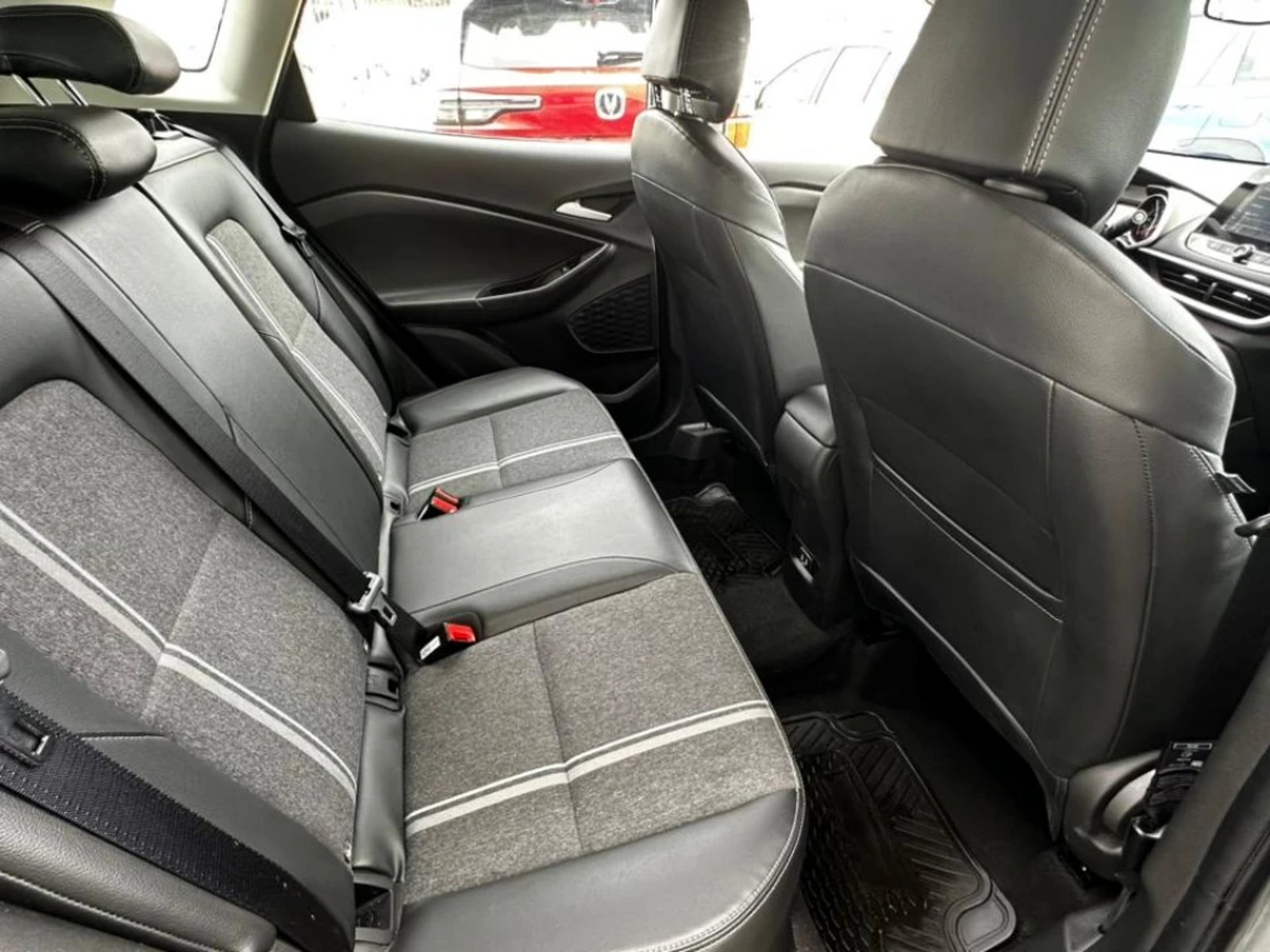 Chevrolet Tracker 2025 - Imagen 11 de 17