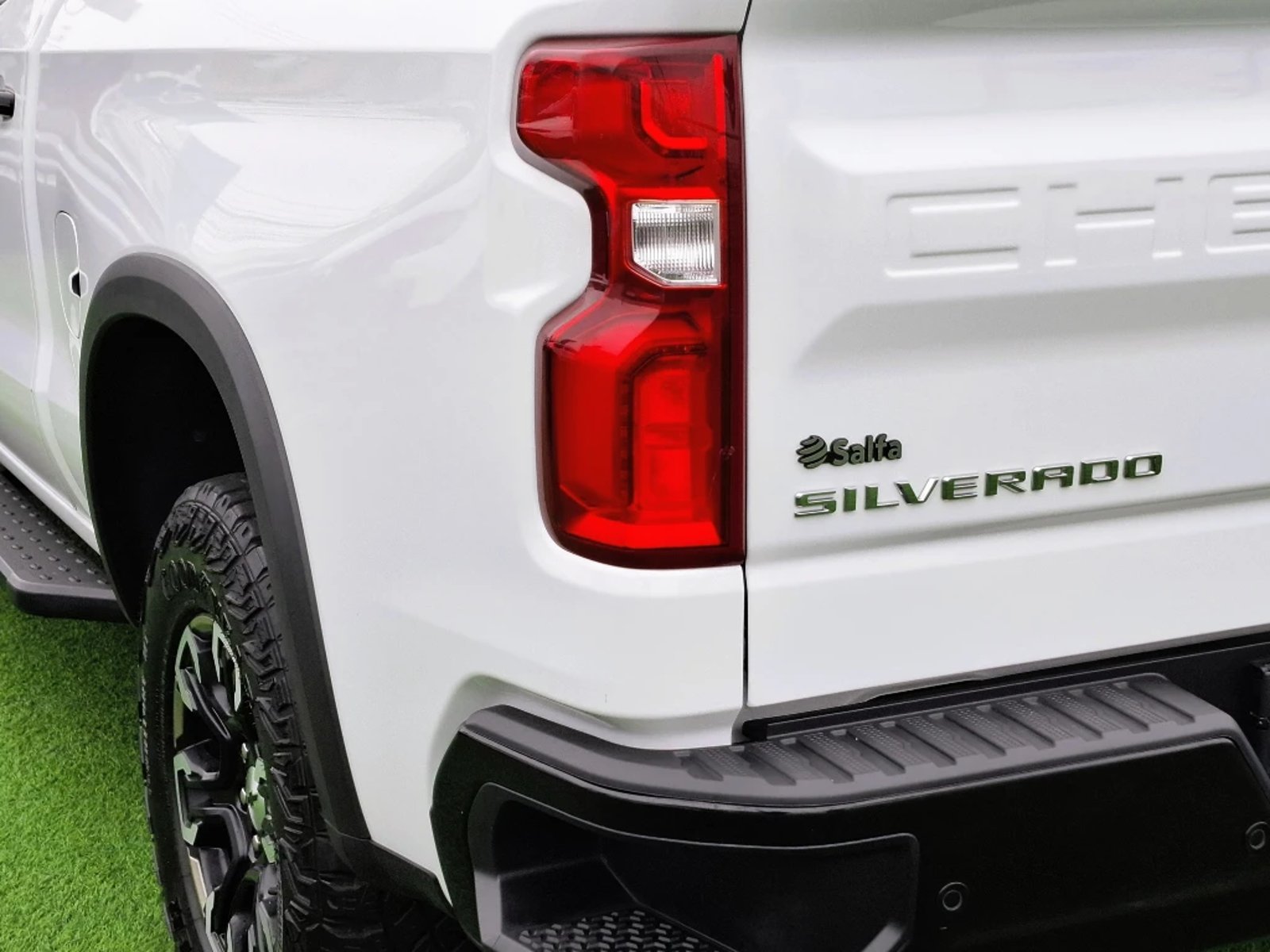 Chevrolet SILVERADO 6.2 ZR2 R 4X4 AT 4P 2025 - Imagen 9 de 20