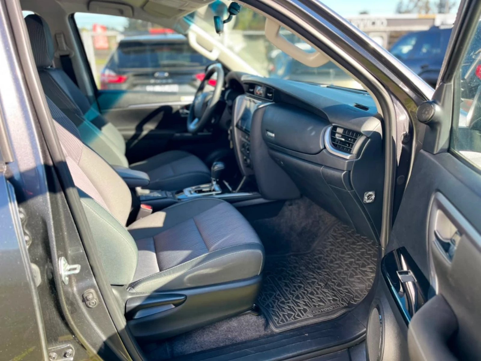 Toyota Fortuner 2024 - Imagen 8 de 12
