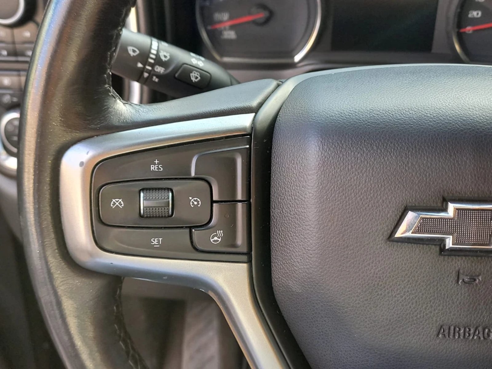 Chevrolet SILVERADO 5.3 LT TRAILBOSS Z71 4X4 AT 4P 2022 - Imagen 18 de 20