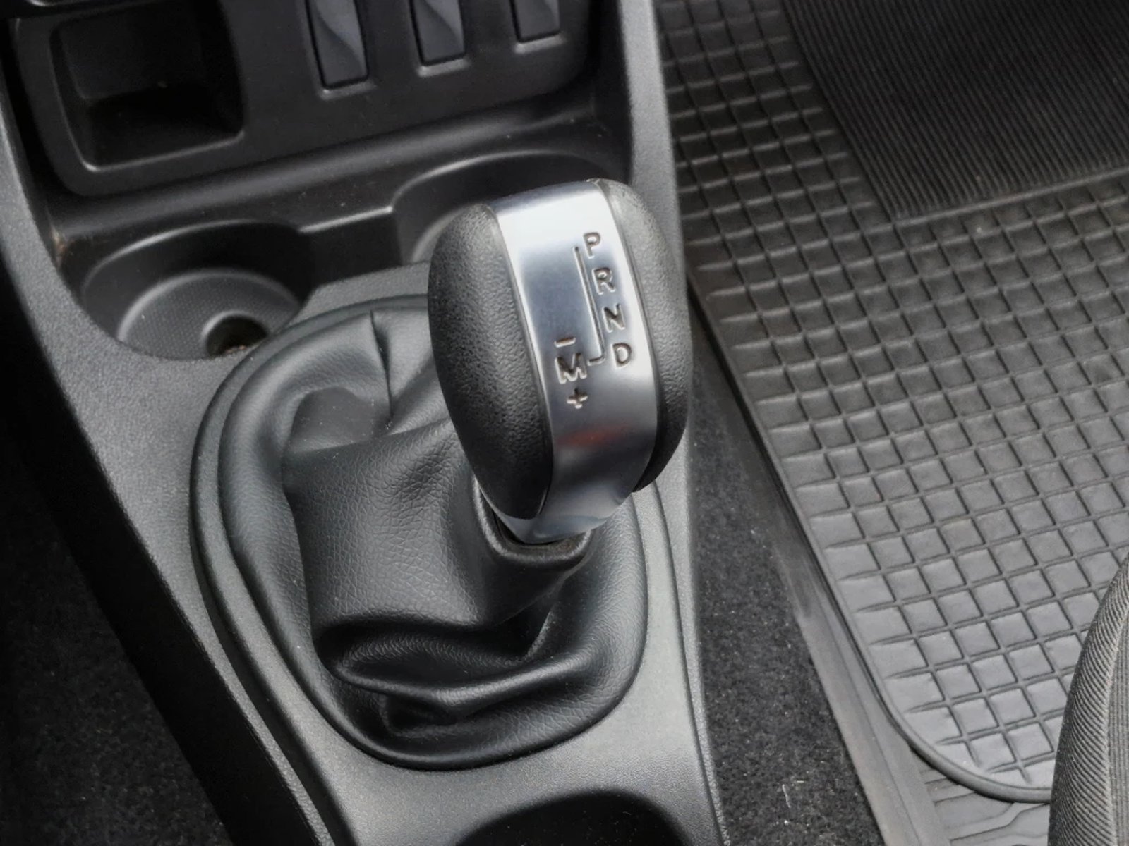 Renault Oroch 2023 - Imagen 17 de 20
