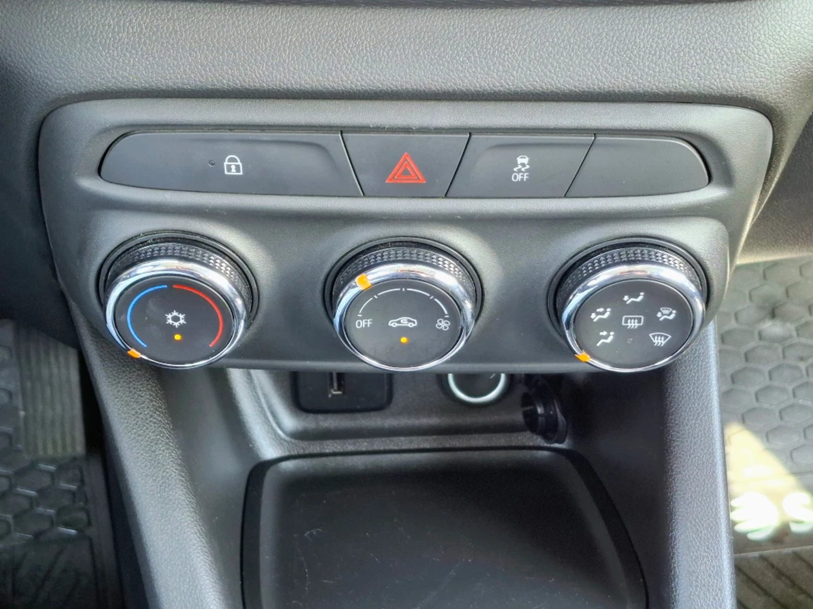 Chevrolet TRACKER 1.2T LTZ R 4X2 AT 5P 2025 - Imagen 17 de 20