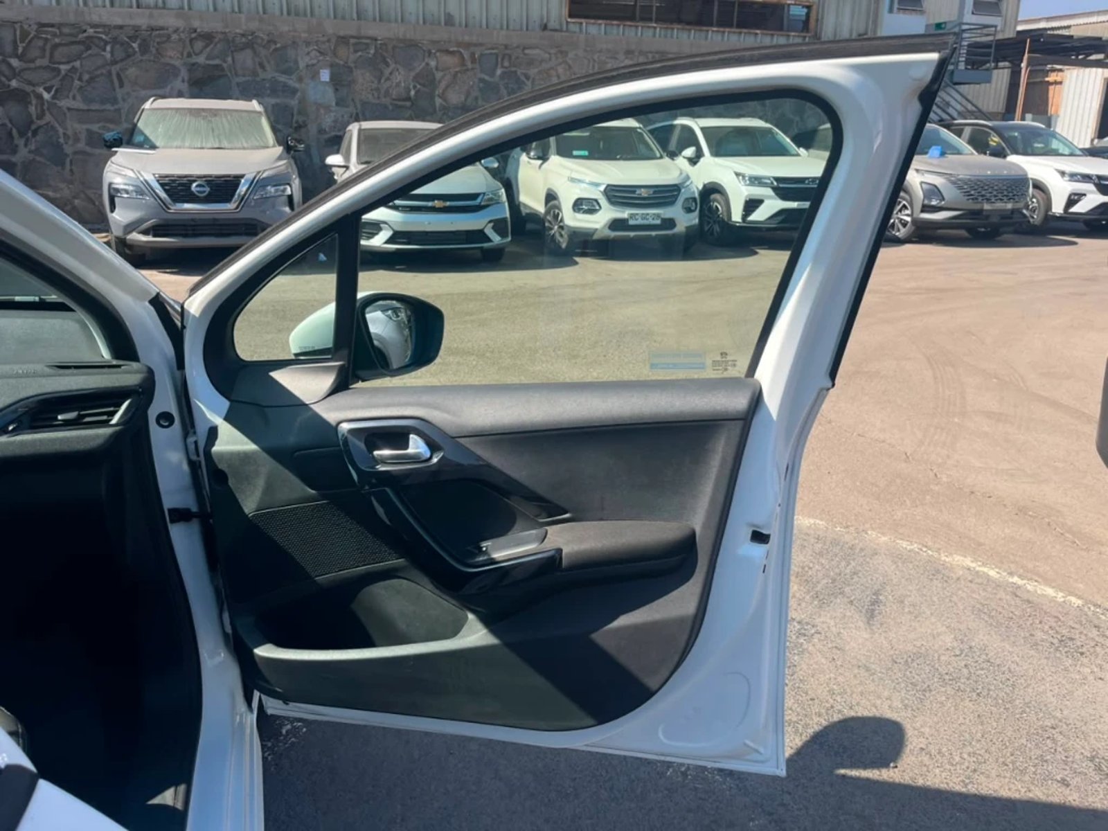 Peugeot 208 2017 - Imagen 19 de 20