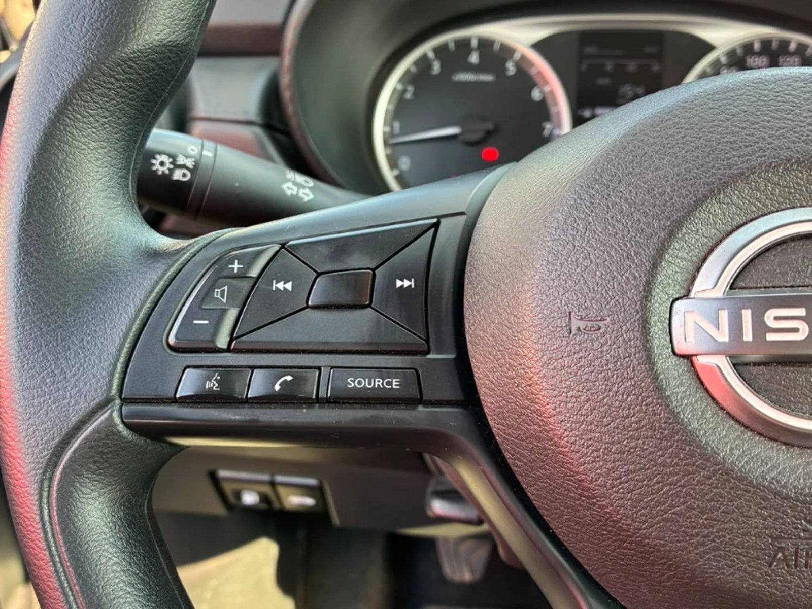 Nissan Versa 2025 - Imagen 12 de 20