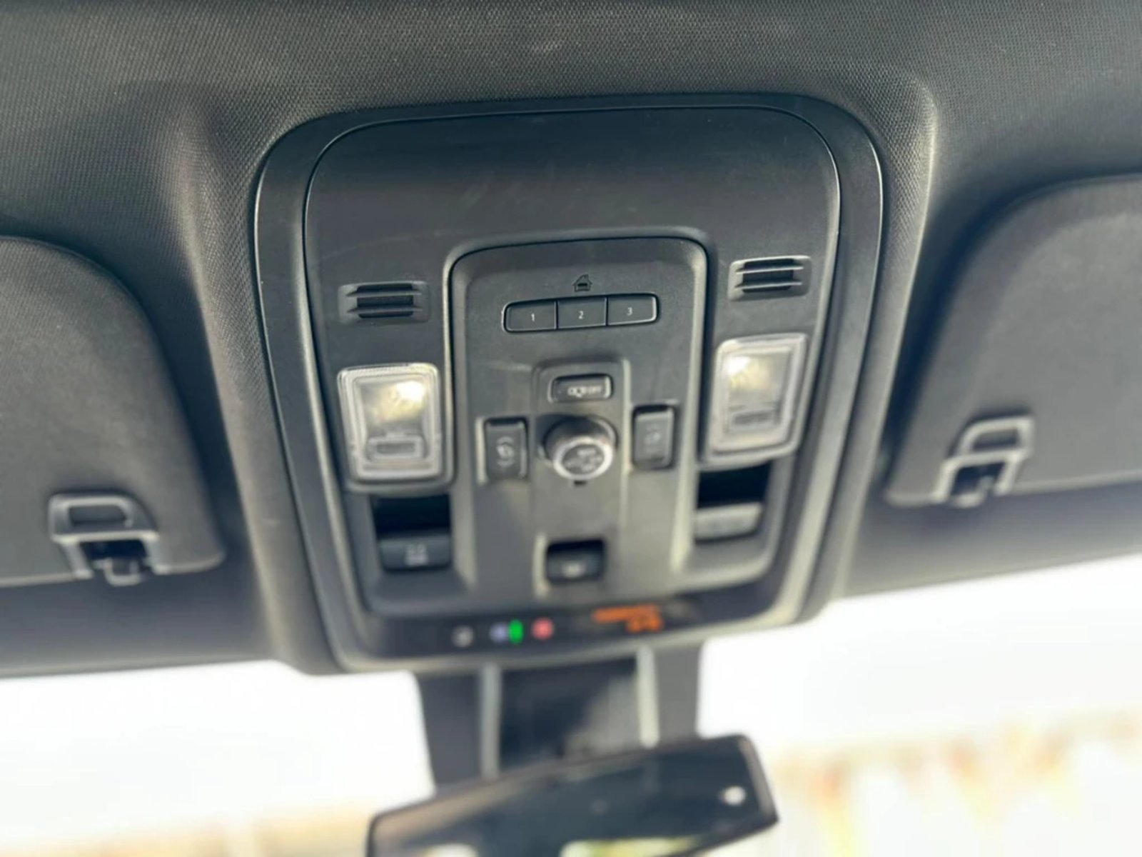 Chevrolet SUBURBAN 5.3L Z71 AWD AT 5P 2022 - Imagen 15 de 20