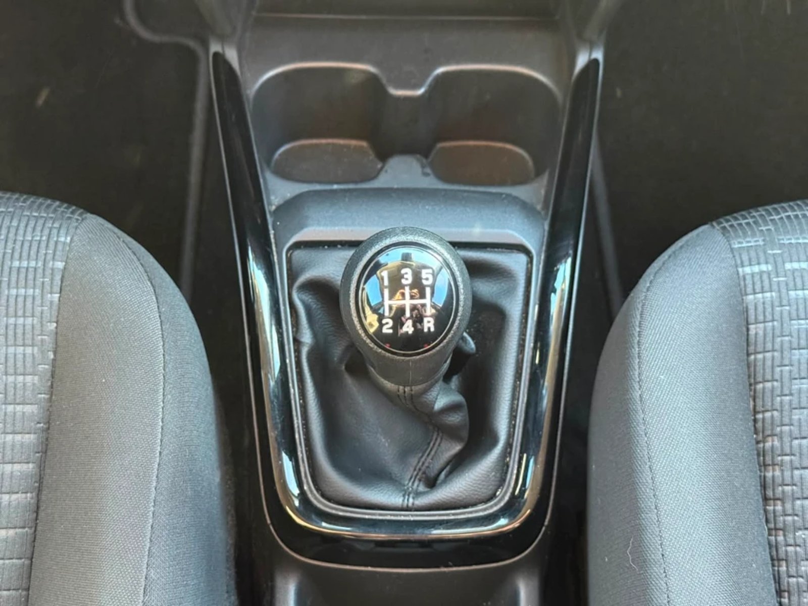 Suzuki Swift 2025 - Imagen 16 de 20
