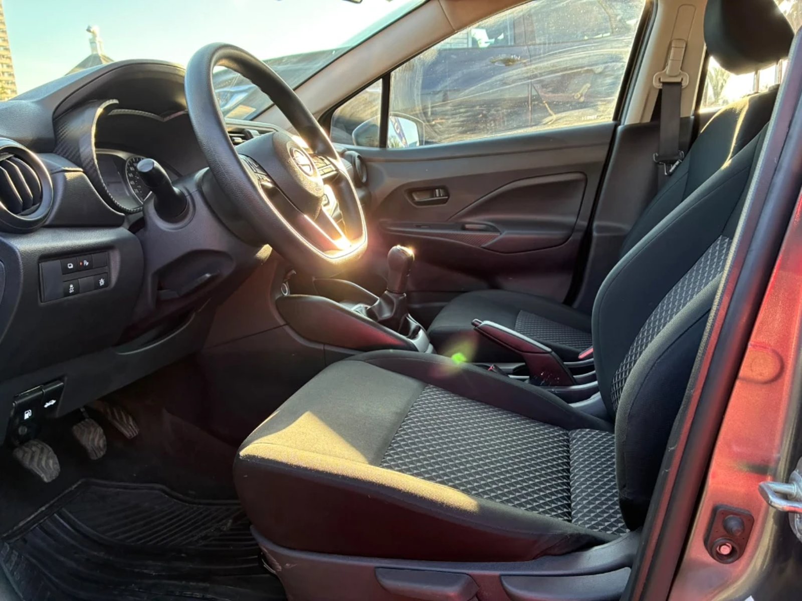 Nissan Versa 2025 - Imagen 10 de 20