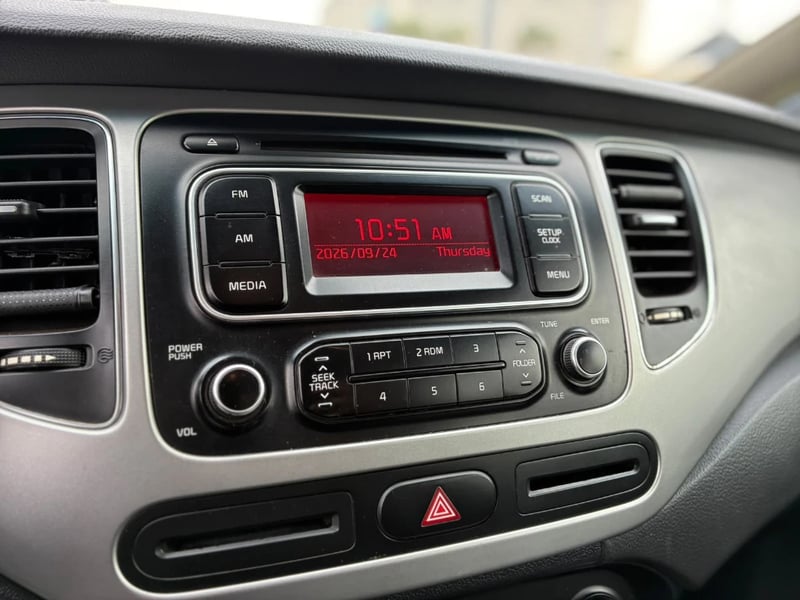 Kia Carens 2015 - Imagen 19 de 20
