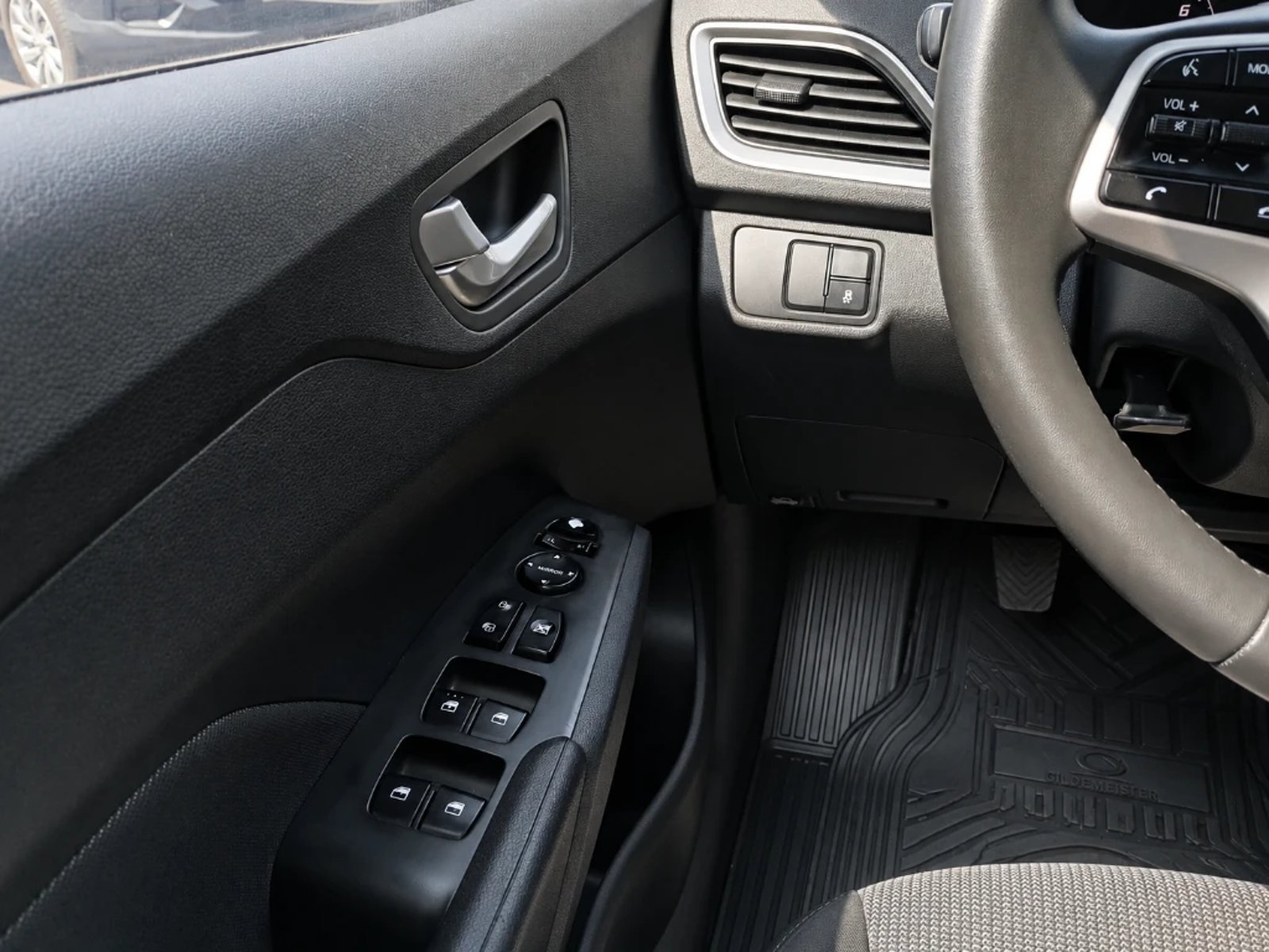 Hyundai Accent 2024 - Imagen 14 de 20