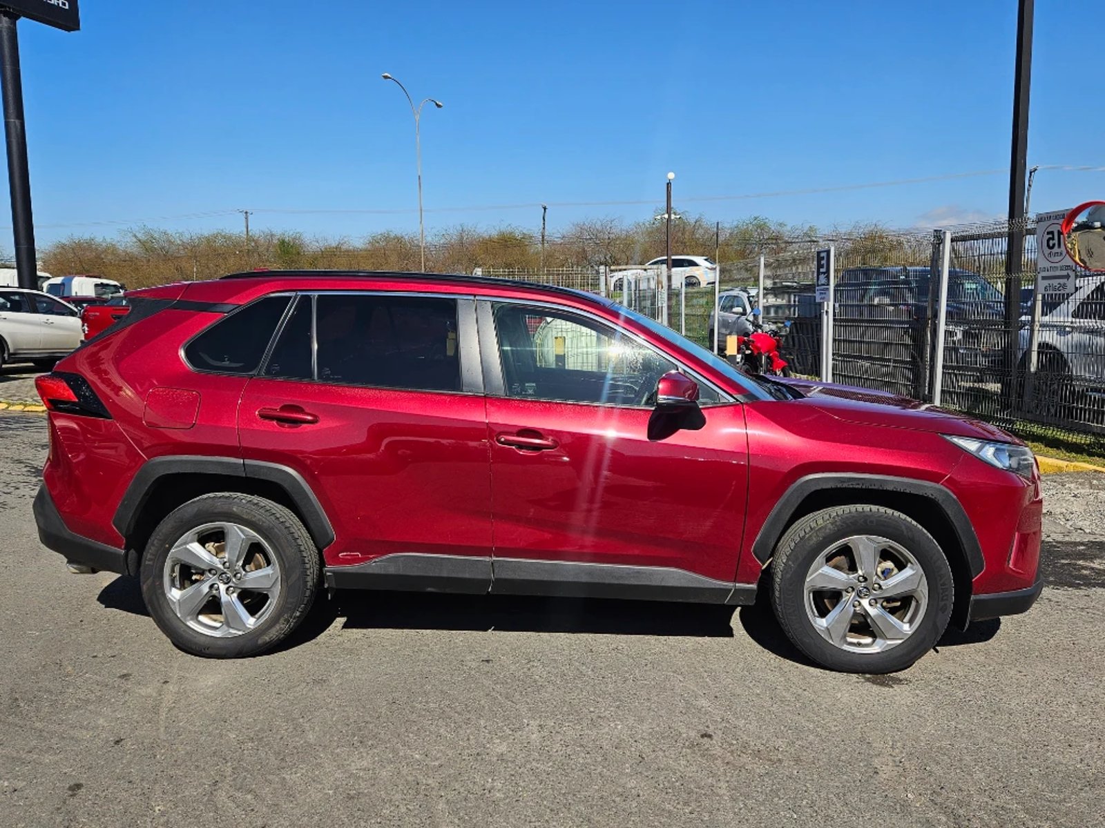 Toyota Rav4 2021 - Foto 4 de 20