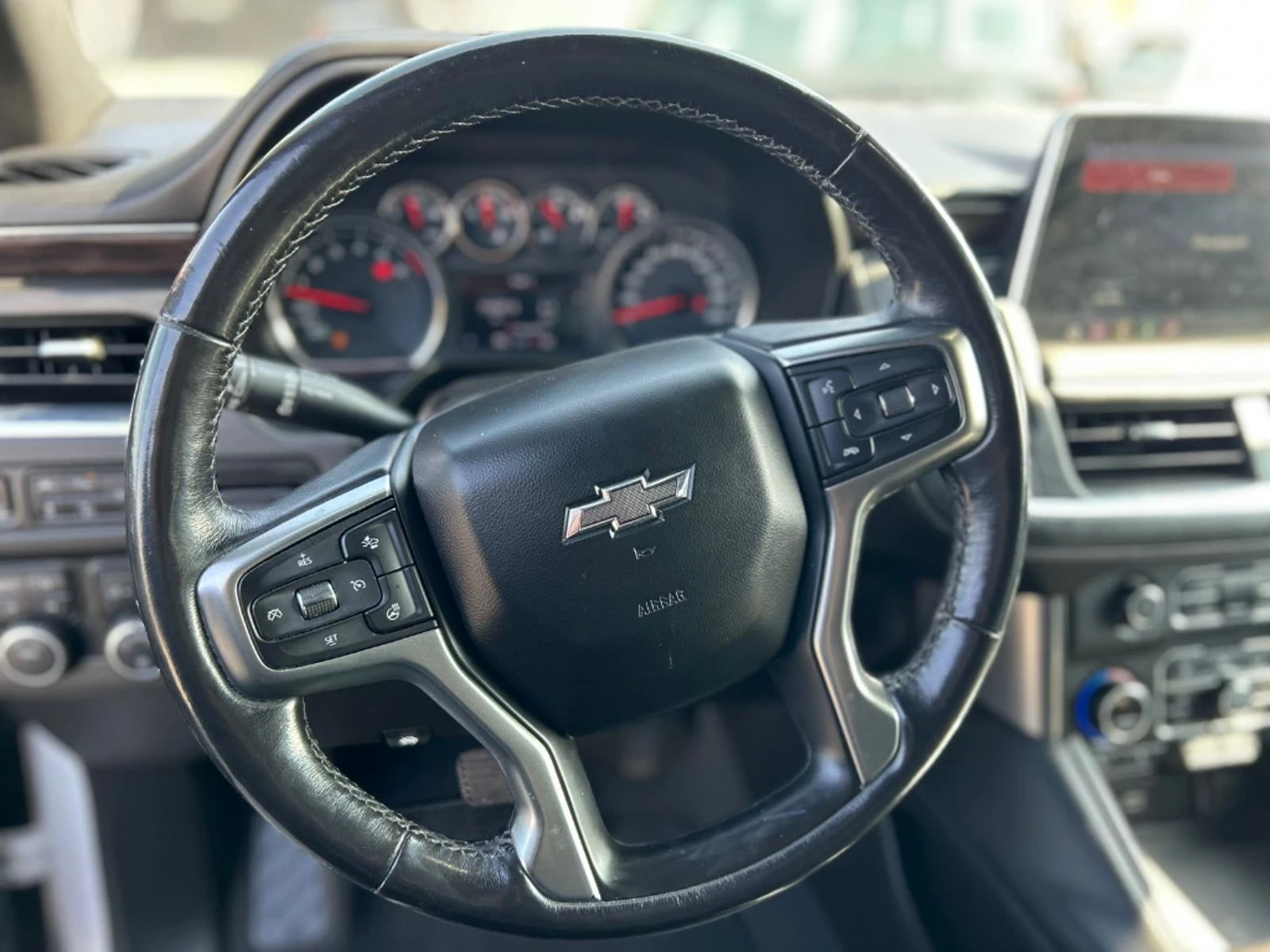 Chevrolet SUBURBAN 5.3L Z71 AWD AT 5P 2022 - Imagen 14 de 20