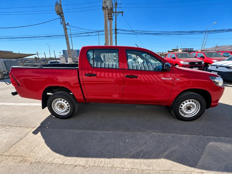 Toyota Hilux 2023 - Imagen 4 de 20