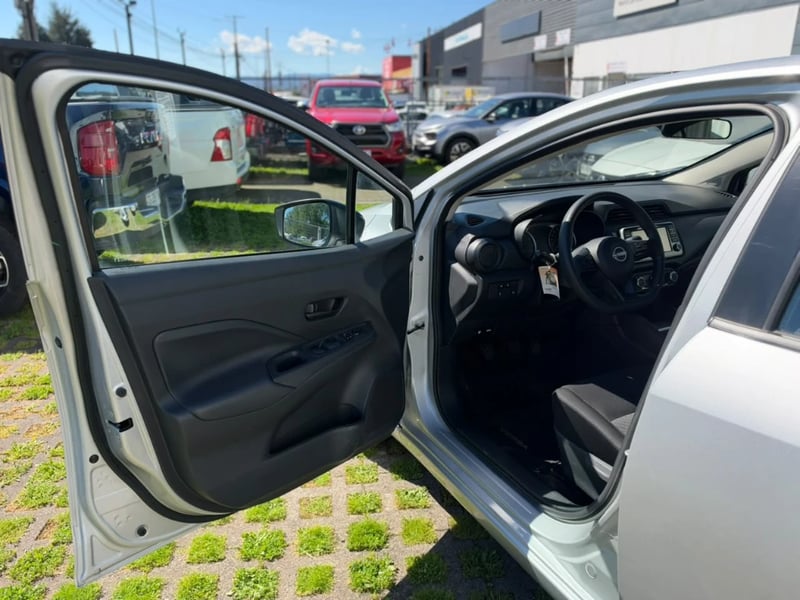 Nissan Versa 2025 - Imagen 9 de 20
