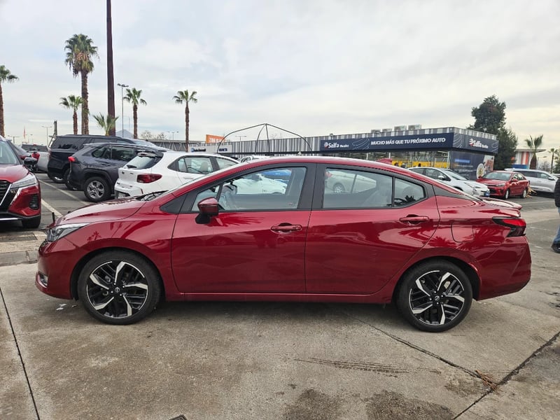 Nissan Versa 2023 - Imagen 8 de 20