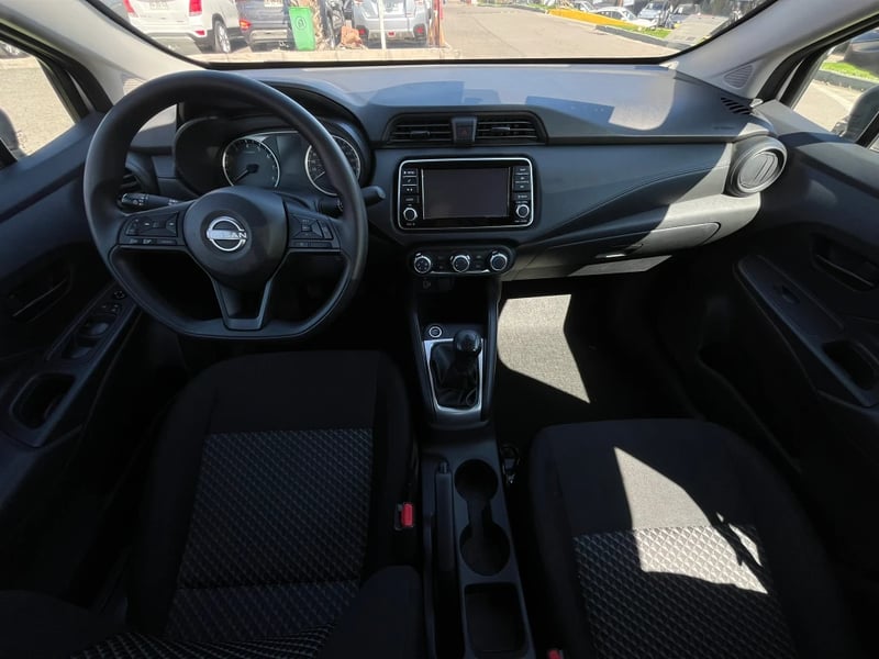 Nissan Versa 2025 - Imagen 15 de 20