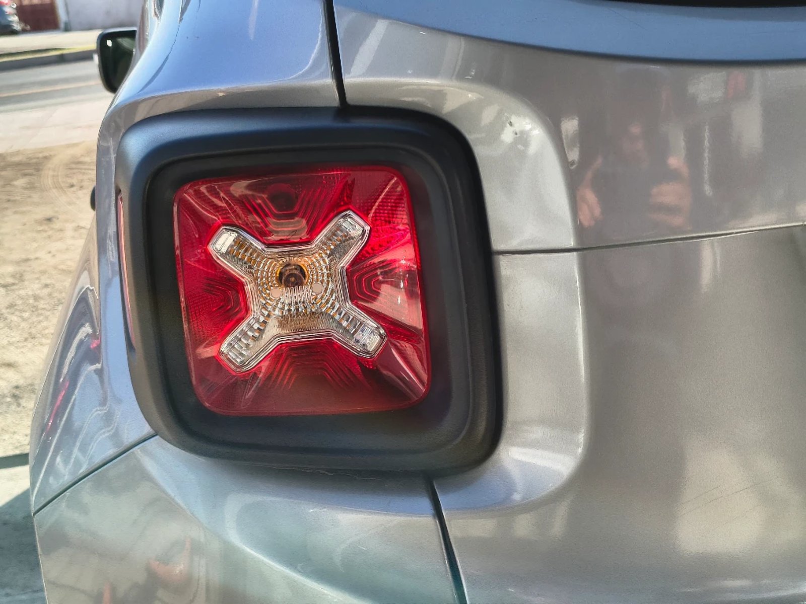 Jeep RENEGADE 1.8 SPORT 4X2 MT 5P 2022 - Imagen 9 de 20