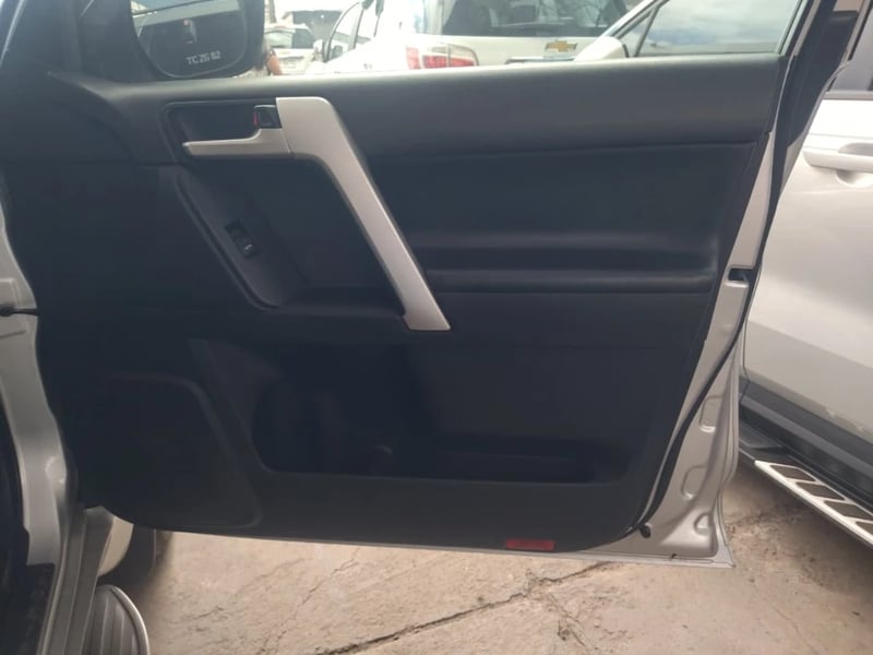 Toyota Land cruiser prado 2024 - Imagen 18 de 20