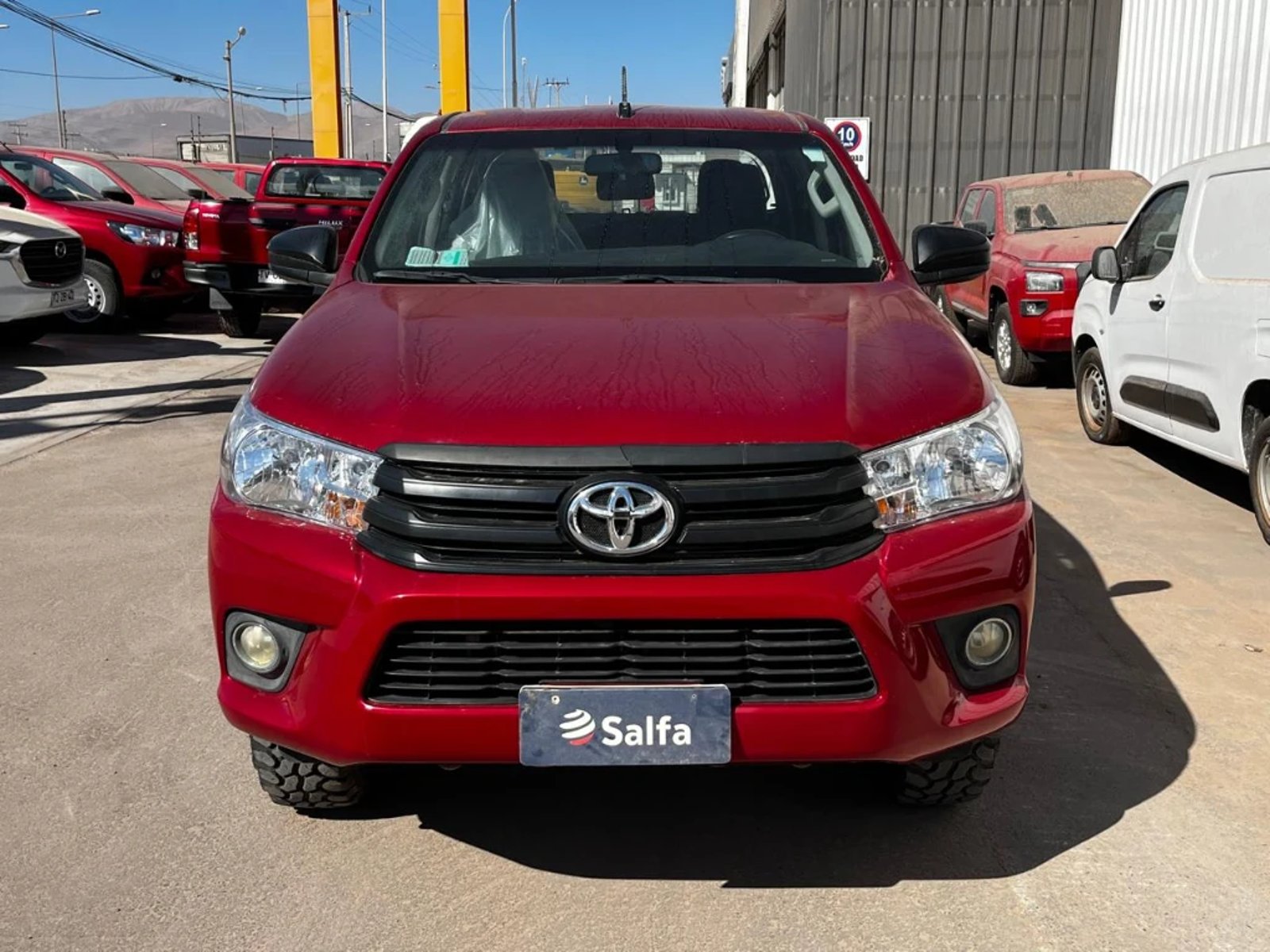Toyota Hilux 2023 - Foto 2 de 20