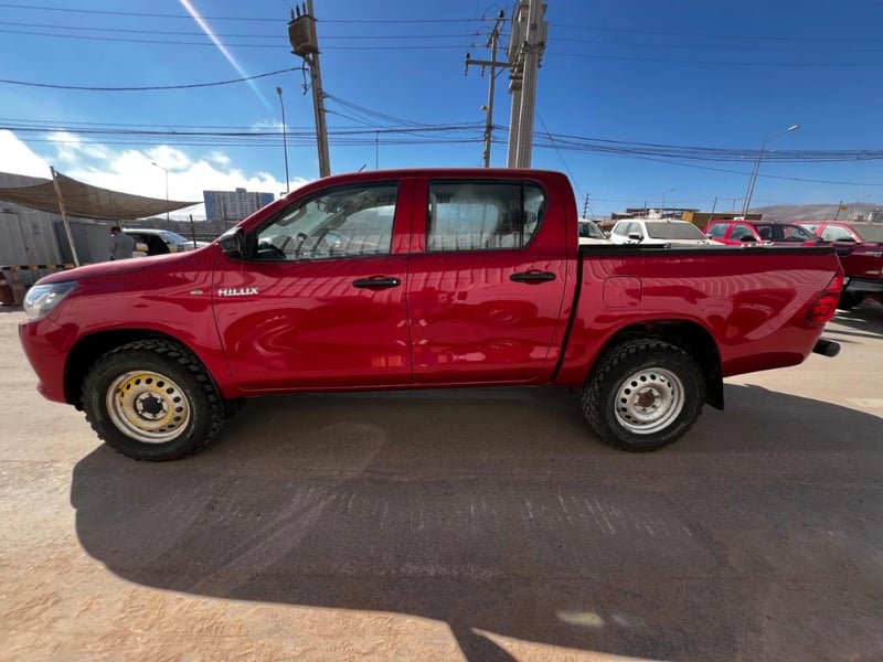 Toyota Hilux 2023 - Imagen 8 de 20