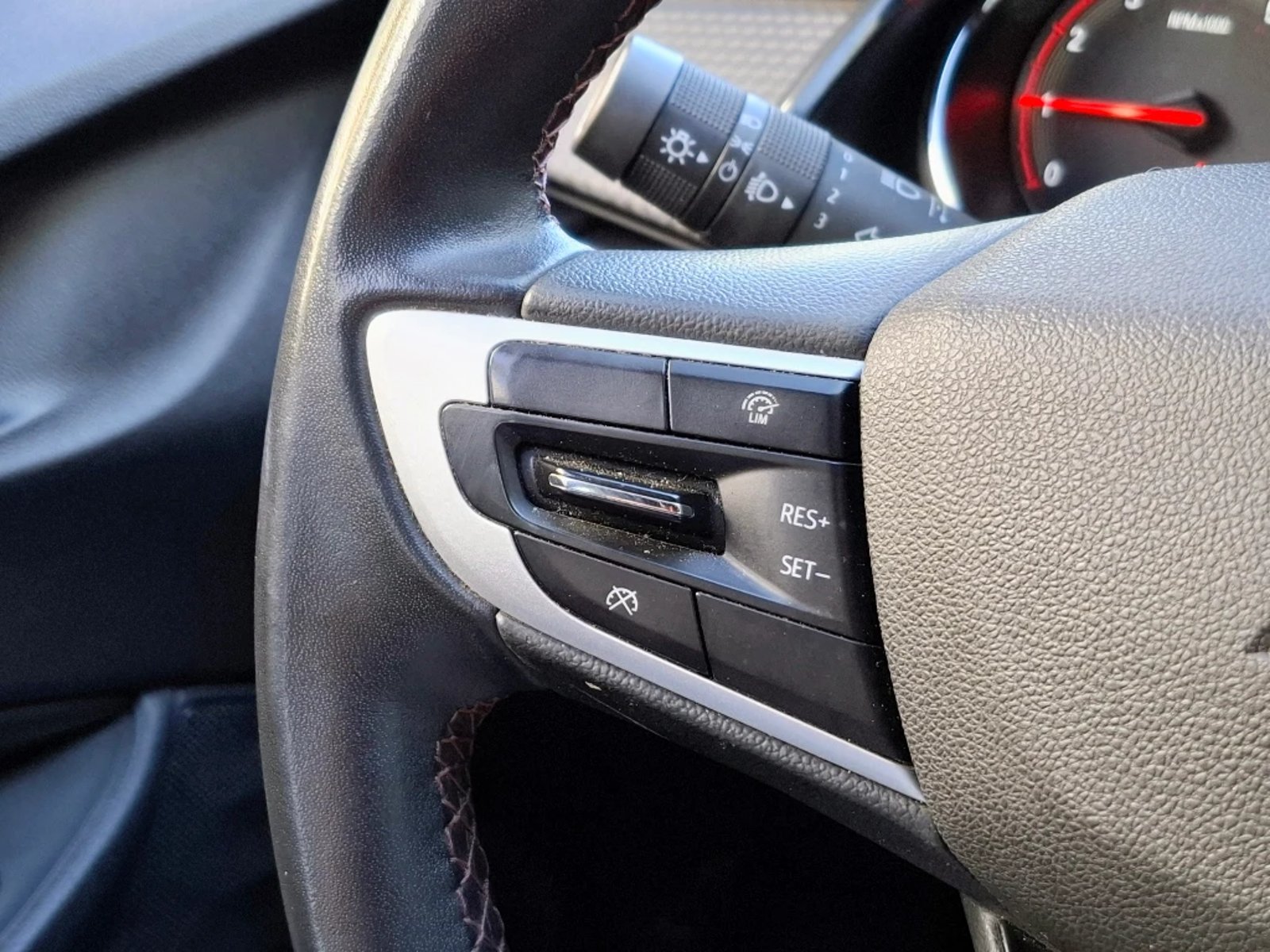 Chevrolet Onix 2024 - Imagen 14 de 20