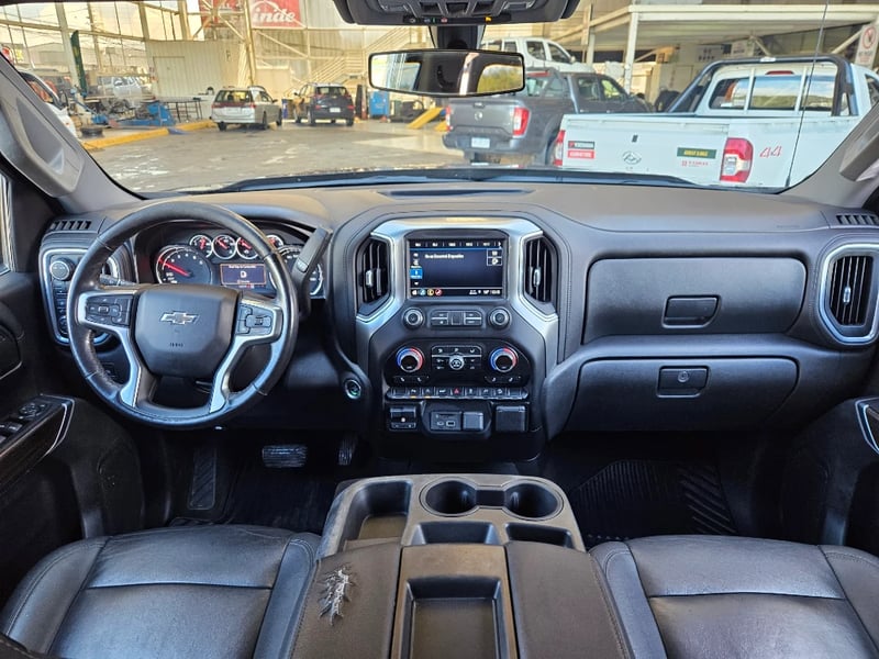 Chevrolet Silverado 2022 - Imagen 11 de 20