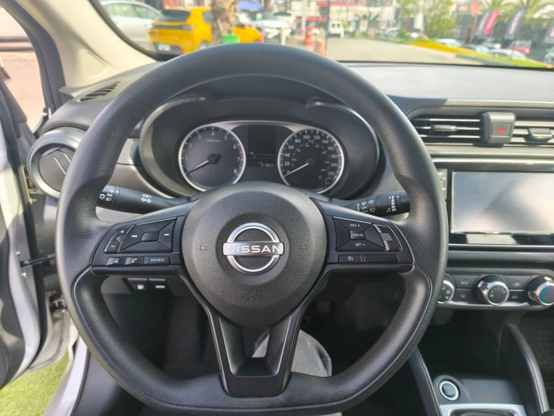 Nissan Versa 2025 - Imagen 12 de 20